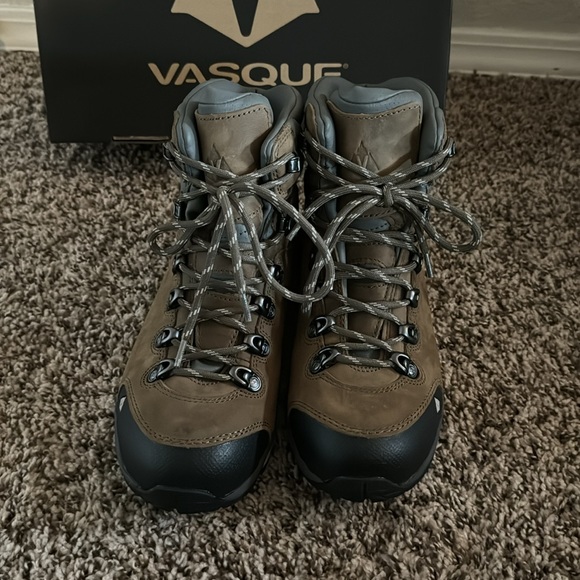 Vasque hiking boots - Picture 2 of 6